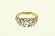 Ring mit 3 Diamantrosen
