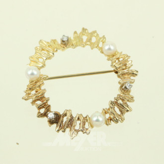 Brosche mit 3 Perlen u. 3 kl. Brillanten