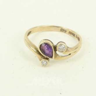Ring mit 2 kl. Brillanten u. 1 Amethyst