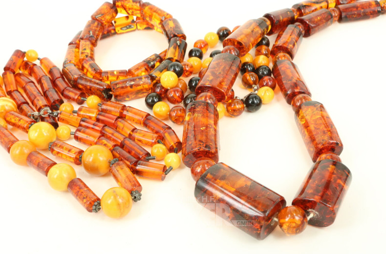 Posten Bernsteinschmuck: Armänder und Ketten