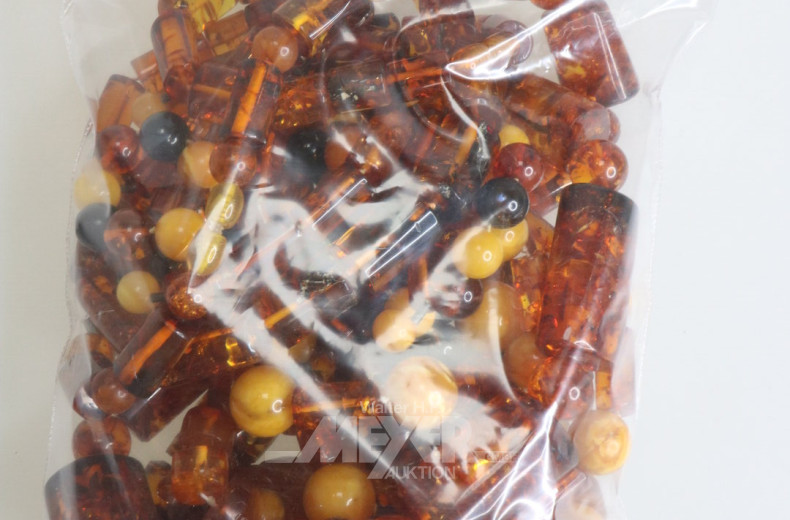 Posten Bernsteinschmuck: Armänder und Ketten