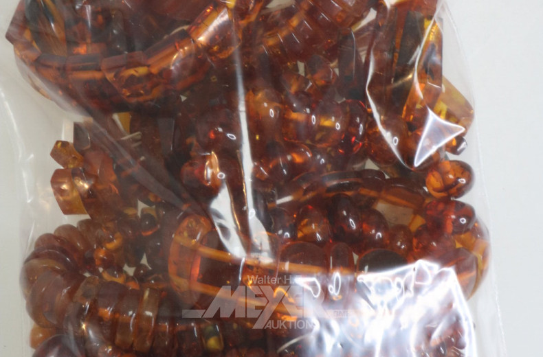 Posten div. Bernsteinarmbänder