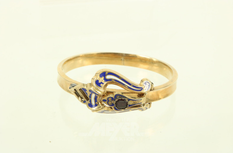 Antiker Armreif, hohl gearbeitet, mit dekorativer Schließe mit Emaillearbeit (beschädigt) u. 1 rotem Farbstein