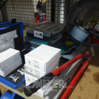 Posten Hand- und Montagewerkzeug sowie Eckventile und Heizungszubehör