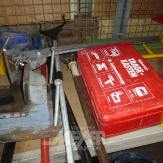 gr. Gewindeschneidkluppe, 1 Handhebel, 1 Biegebock sowie weitere Biegezangen