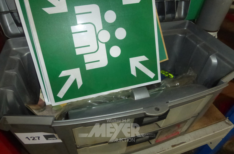 Posten Kunststoffwerkzeugkästen mit Sicherheitswarntafeln und Zubehör