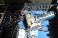 2 Handmaschinen, u.a. 1 x Stichsäge und 1 x Bohrmaschine BOSCH