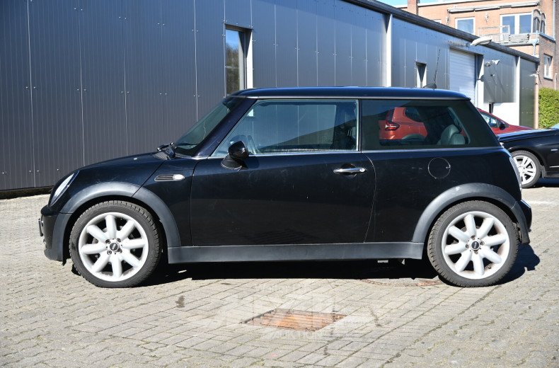 Mini Cooper, schwarz