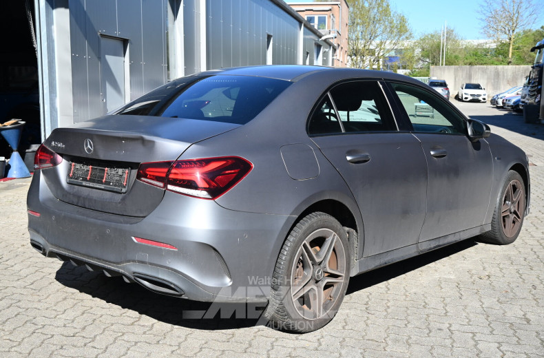 Mercedes-Benz A 250 e 8G-DCT AMG Line, mountaingrau mango