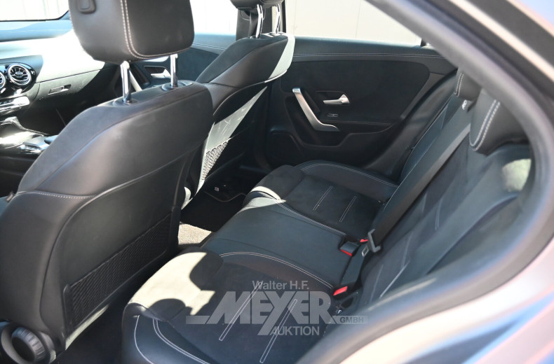 Mercedes-Benz A 250 e 8G-DCT AMG Line, mountaingrau mango