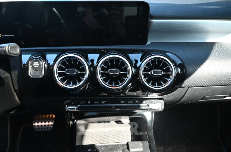 Mercedes-Benz A 250 e 8G-DCT AMG Line, mountaingrau mango
