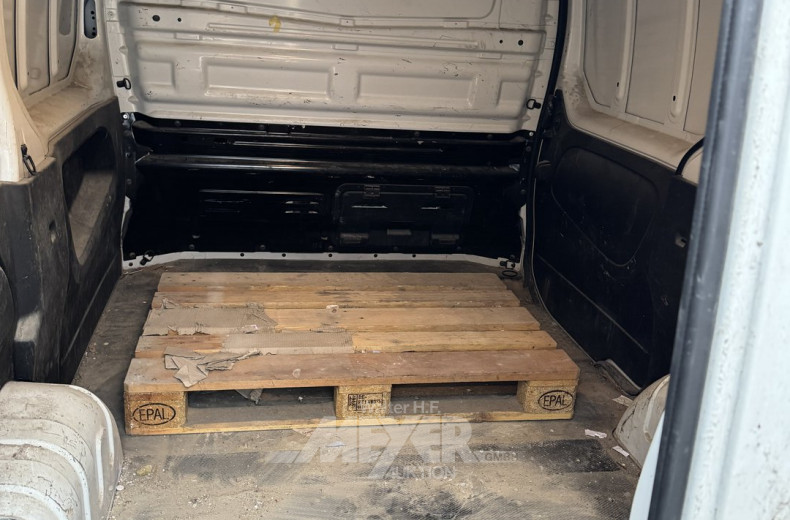 Renault Trafic Blue dCi 130 L1H1 2,8t Komfort, weiß