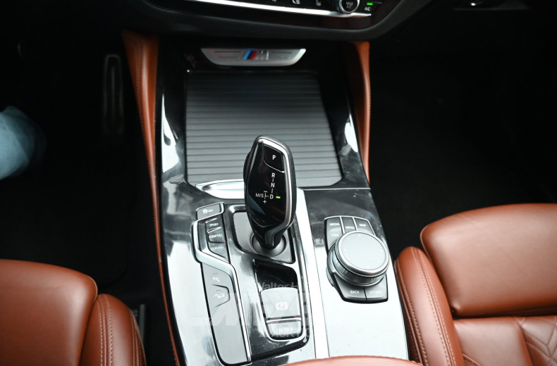 BMW x4 M40d, glaciersilber metallic