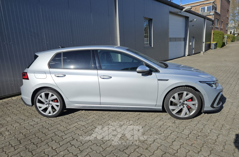 Volkswagen Golf 2.0 TDI SCR DSG GTD, reflexsilber metallic