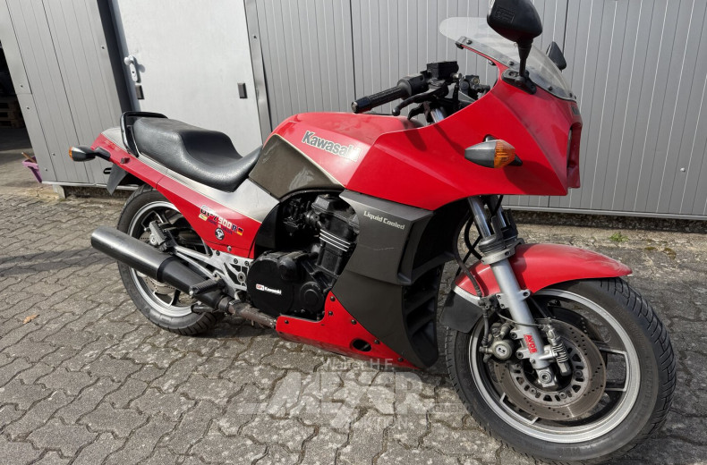 Kawasaki GPZ 900