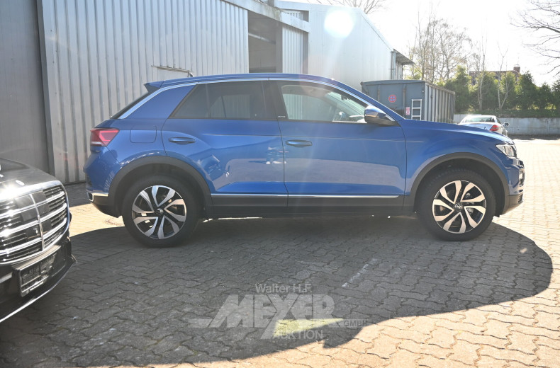 Volkswagen T-Roc 1.5 TSI OPF DSG Active, ravenna blue metallic