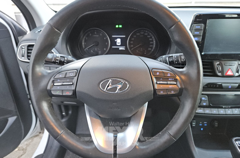Hyundai i 30 T-GDI Intro Edition, weiß