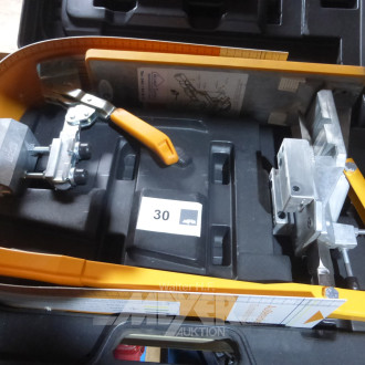 Fußleisten- und Parkettlegewerkzeug / Stanzwerkzeug