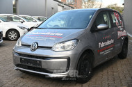 Volkswagen UP, foliert, weiß
