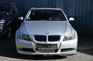 BMW 320i E90, silber