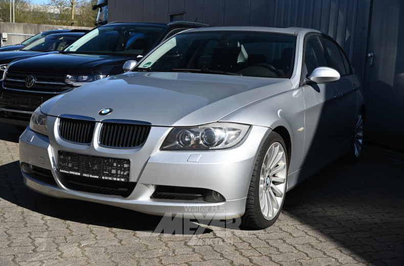 BMW 320i E90, silber
