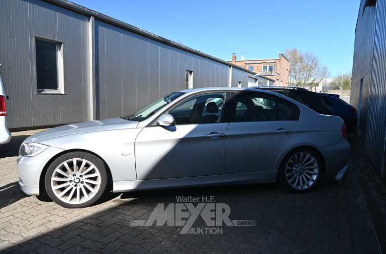 BMW 320i E90, silber