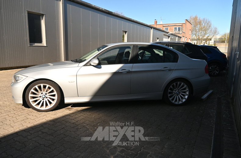 BMW 320i E90, silber
