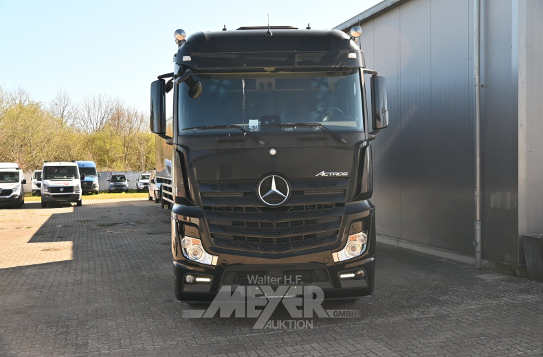 Sattelzugmaschine Mercedes-Benz Actros 1833 4x2, schwarz
