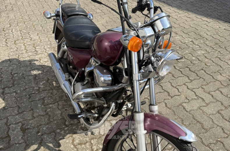 San Yang Husky 125 Chopper