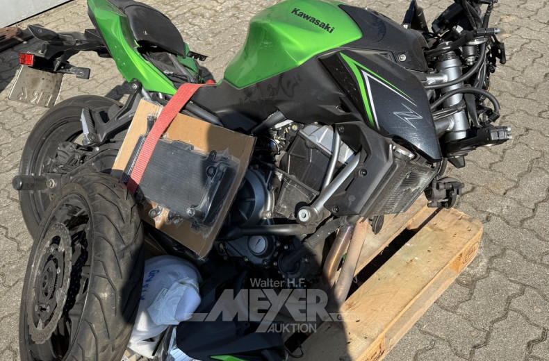 Kawasaki ER650H, grün, teilzerlegt