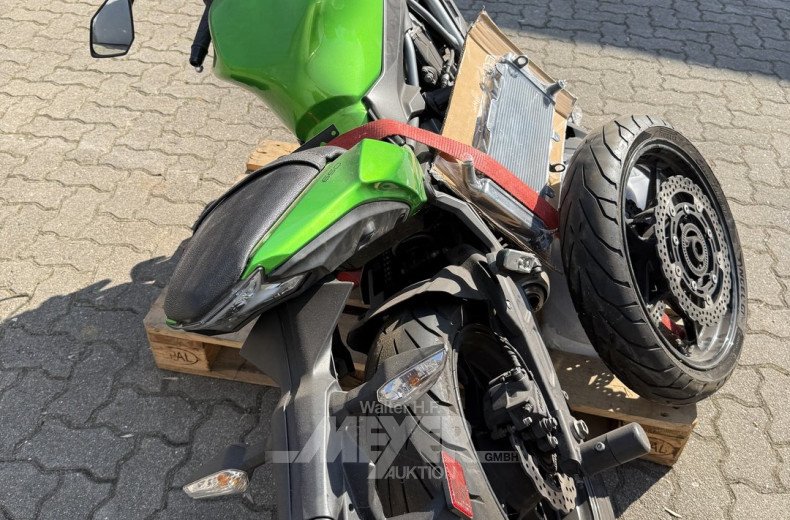 Kawasaki ER650H, grün, teilzerlegt