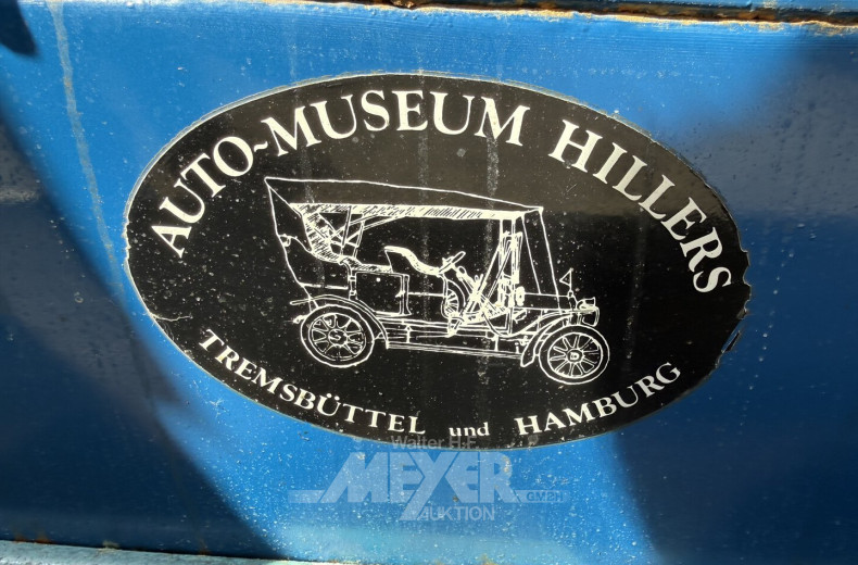 Fiat 521 mit Faltdach, blau