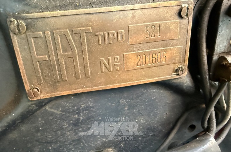 Fiat 521 mit Faltdach, blau