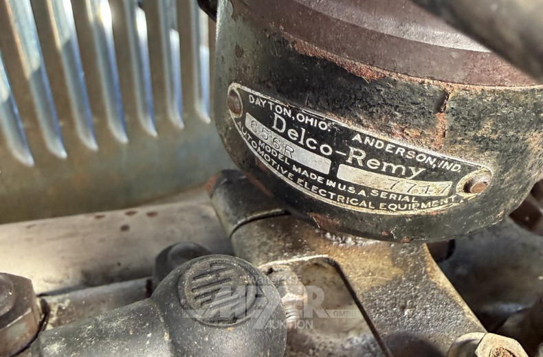 Fiat 521 mit Faltdach, blau