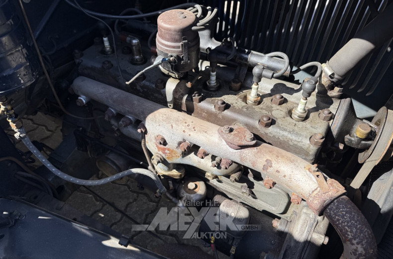 Fiat 521 mit Faltdach, blau