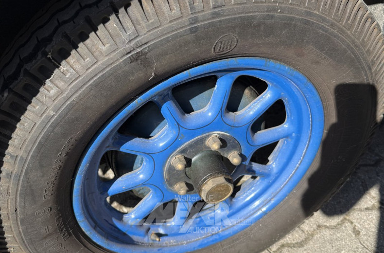 Fiat 521 mit Faltdach, blau