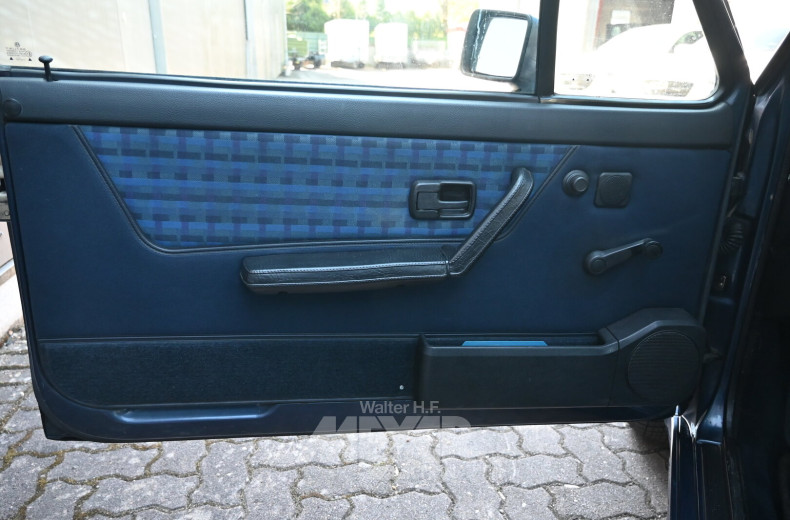 Volkswagen Golf I GLI 1.8L 2H Karmann Cabriolet, Royalblaumetallic