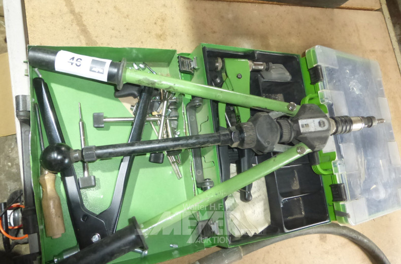 2 Einnietmutterzangen mit Zubehör