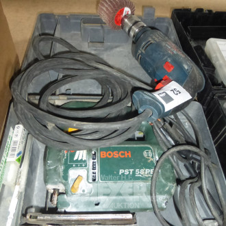 Bohrmaschine mit Schleifkopf sowie 1 Pendelstichsäge