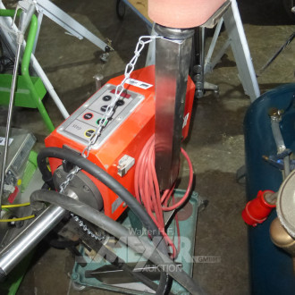 Schleifmotor mit biegsamer Welle, auf Fahrwagen