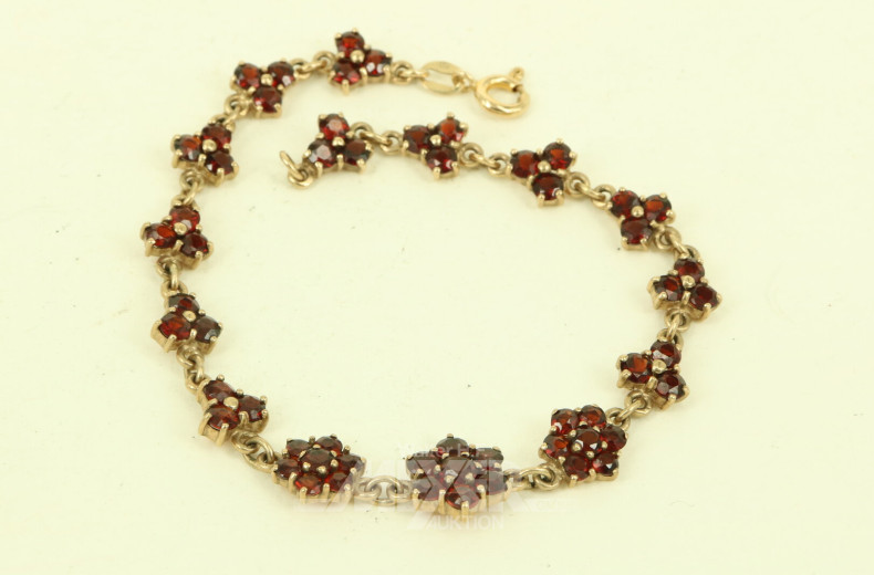Armband mit Granatbesatz