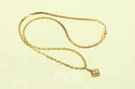 Collier mit quadratischem Anhänger, mit 4 kl. Brillanten