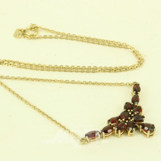 Collier mit Granatbesatz