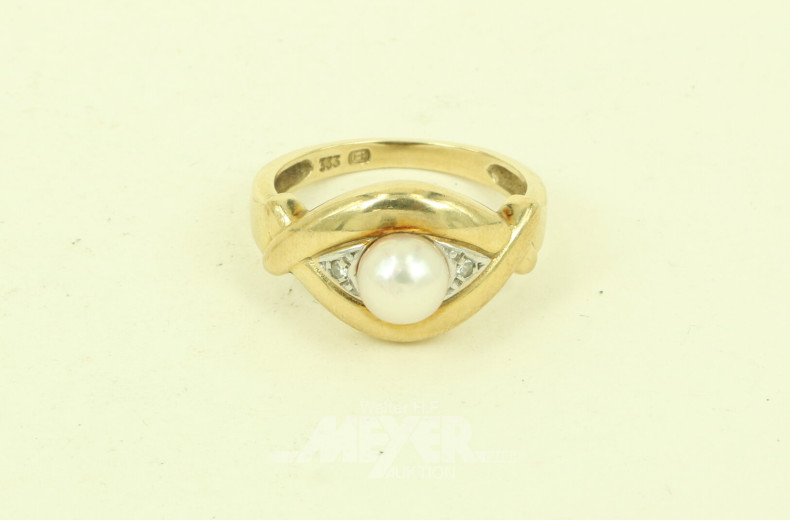 Ring mit 1 Perle u. 2 Diamantrosen