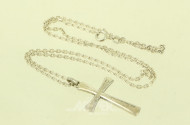 Kette mit Kreuzanhänger