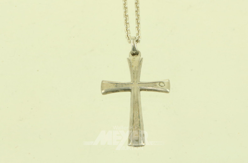 Kette mit Kreuzanhänger