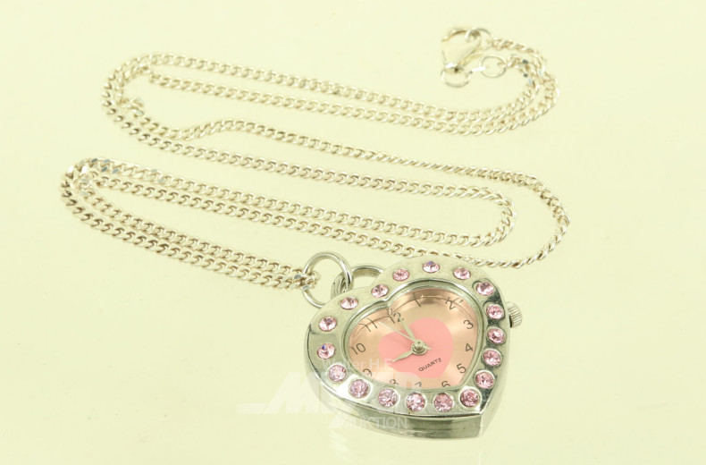 Kette mit Herzanhänger, kein Silber