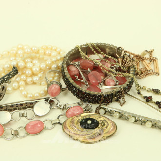 Konvolut Mode-, Granat- u. etw. Silberschmuck