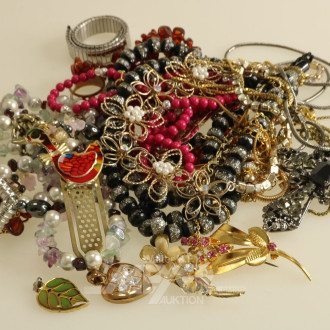 Konvolut Modeschmuck, Armbänder, Ketten, Anhänger