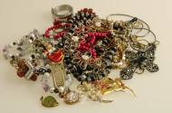 Konvolut Modeschmuck, Armbänder, Ketten, Anhänger